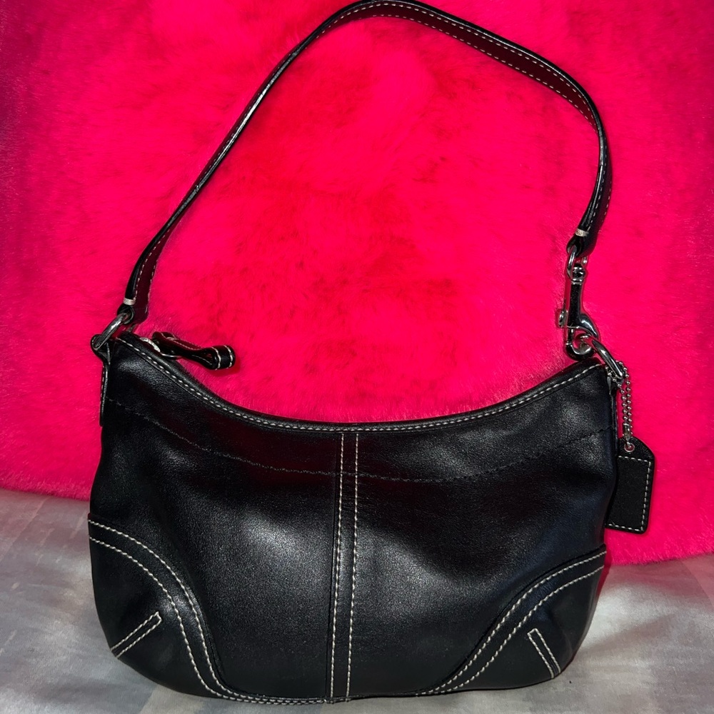 Elegant Black Leather Shoulder Bag